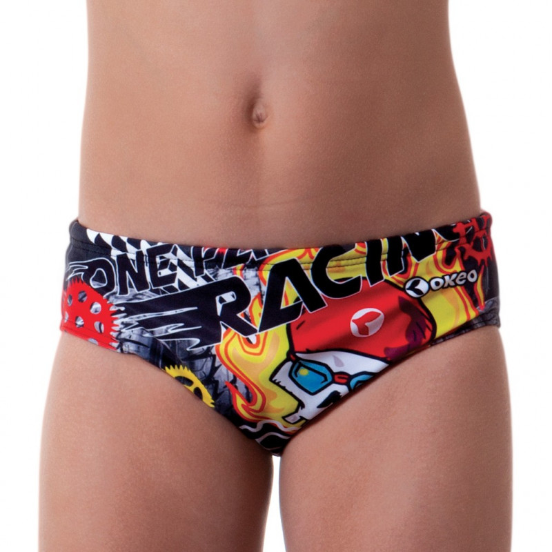 Costume slip per il nuoto da bambino nero con grafica dedicata alle corse in automobile. 100% Costume slip per il nuoto da bambino nero con grafica dedicata alle corse in automobile. 100%