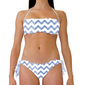 Costume bikini donna per la spiaggia con top a fascia, slip con laccetti laterali e bordature arricc