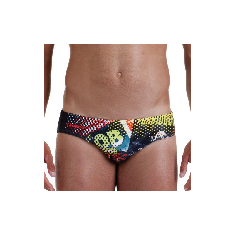 Costume slip da uomo per il nuoto e la pallanuoto. Doppio tessuto inattaccabile dal cloro. Costume slip da uomo per il nuoto e la pallanuoto. Doppio tessuto inattaccabile dal cloro.