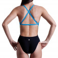 Costume intero da donna per il nuoto e la piscina. Taglio slim, spalline sottili che si incrociano s