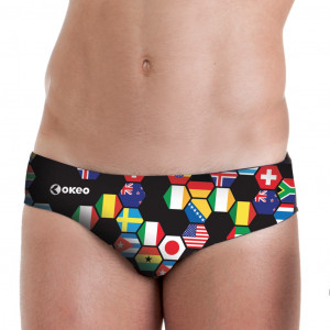 Costume slip da uomo con texture a bandiere. Brief con 7 cm di altezza fianco, indicato per agonisti